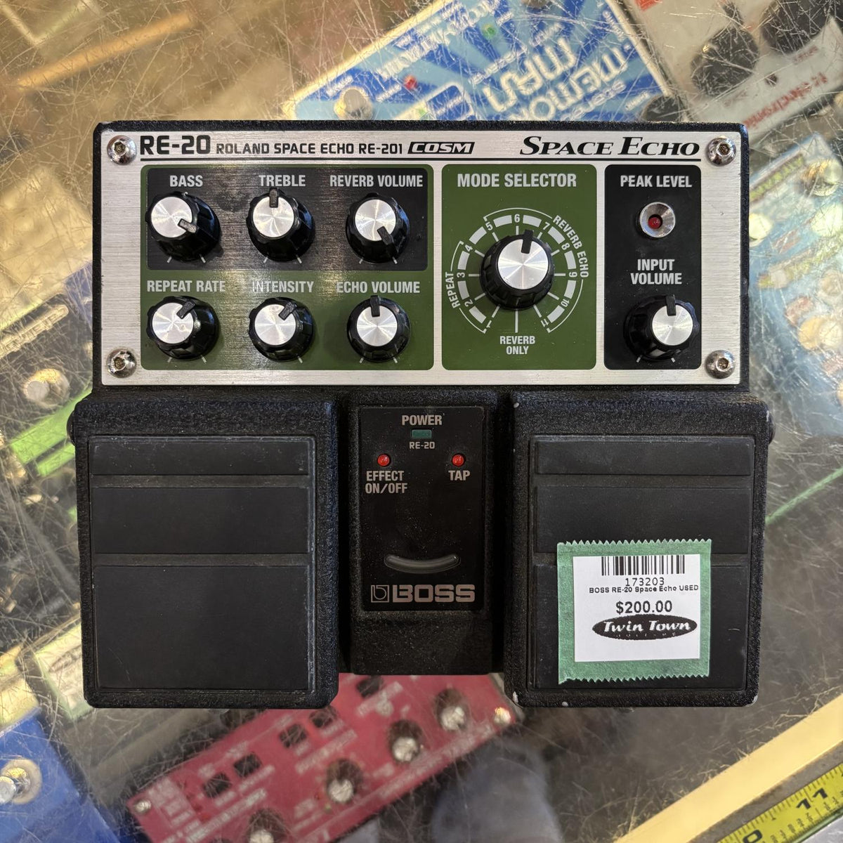BOSS RE-20 Space Echo Delay Effects Pedal USED – Twin Town Guitars