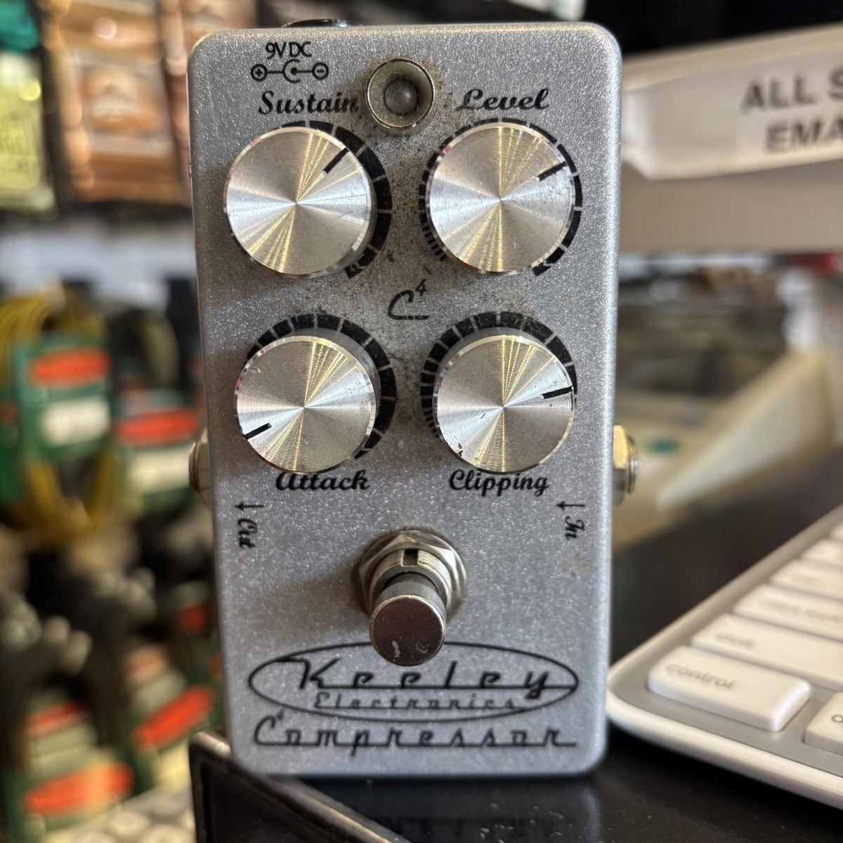 Keeley 4 Knob Compressor USED – Twin Town Guitars