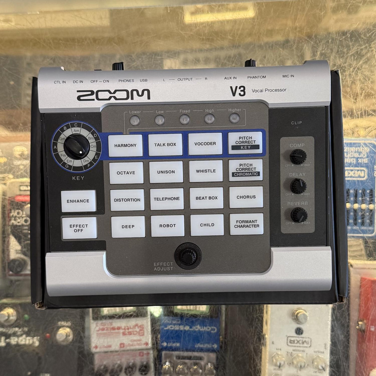 ZOOM V3 Vocal Effect USED w/ Box – Twin Town Guitars