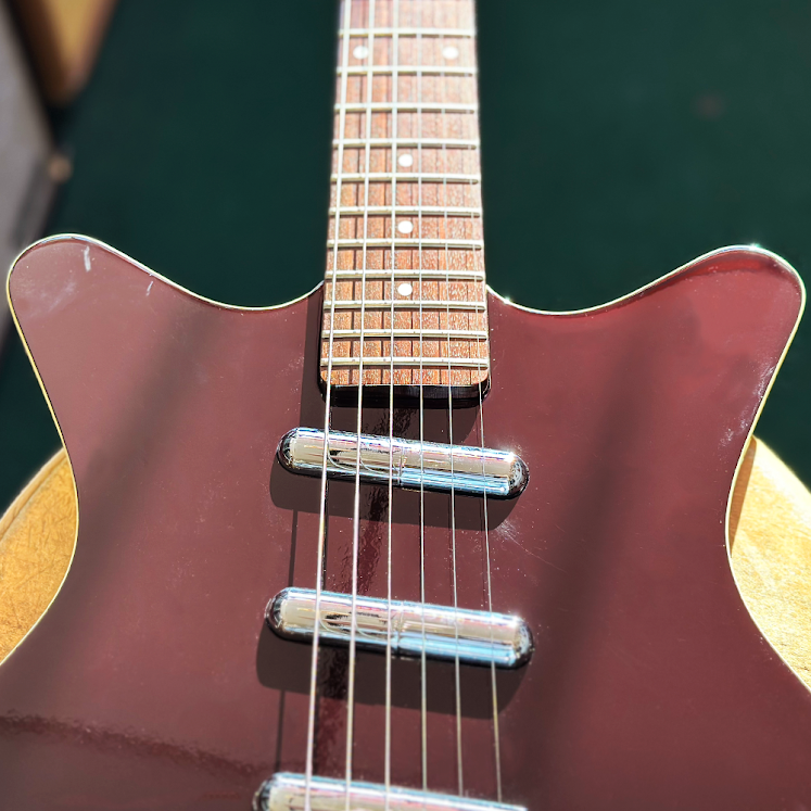 Danelectro '59 Triple Divine Dark Burgundy Electric Guitar – Twin Danelectro '59 Triple Divine Dark Burgundy Electric Guitar – Twin