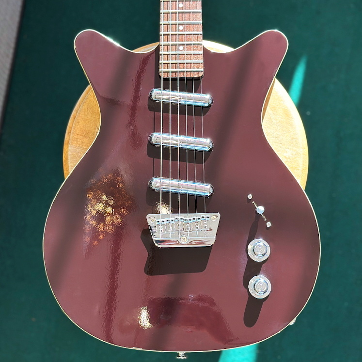 Danelectro '59 Triple Divine Dark Burgundy Electric Guitar – Twin Danelectro '59 Triple Divine Dark Burgundy Electric Guitar – Twin