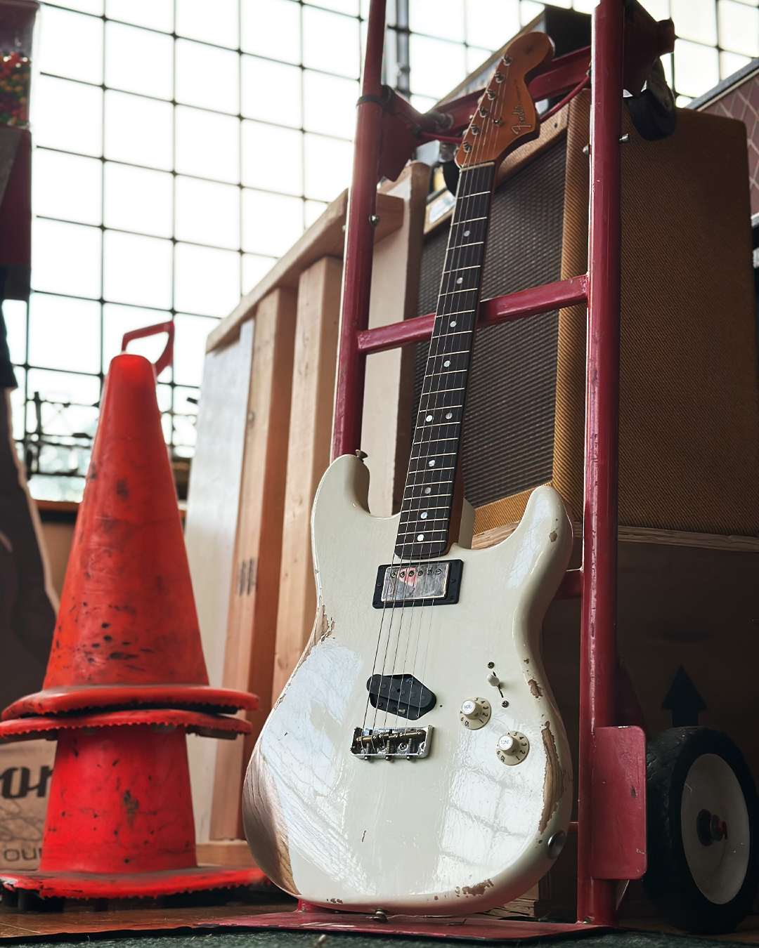 Fender Custom Shop Limited Heavy Relic Aged Olympic White