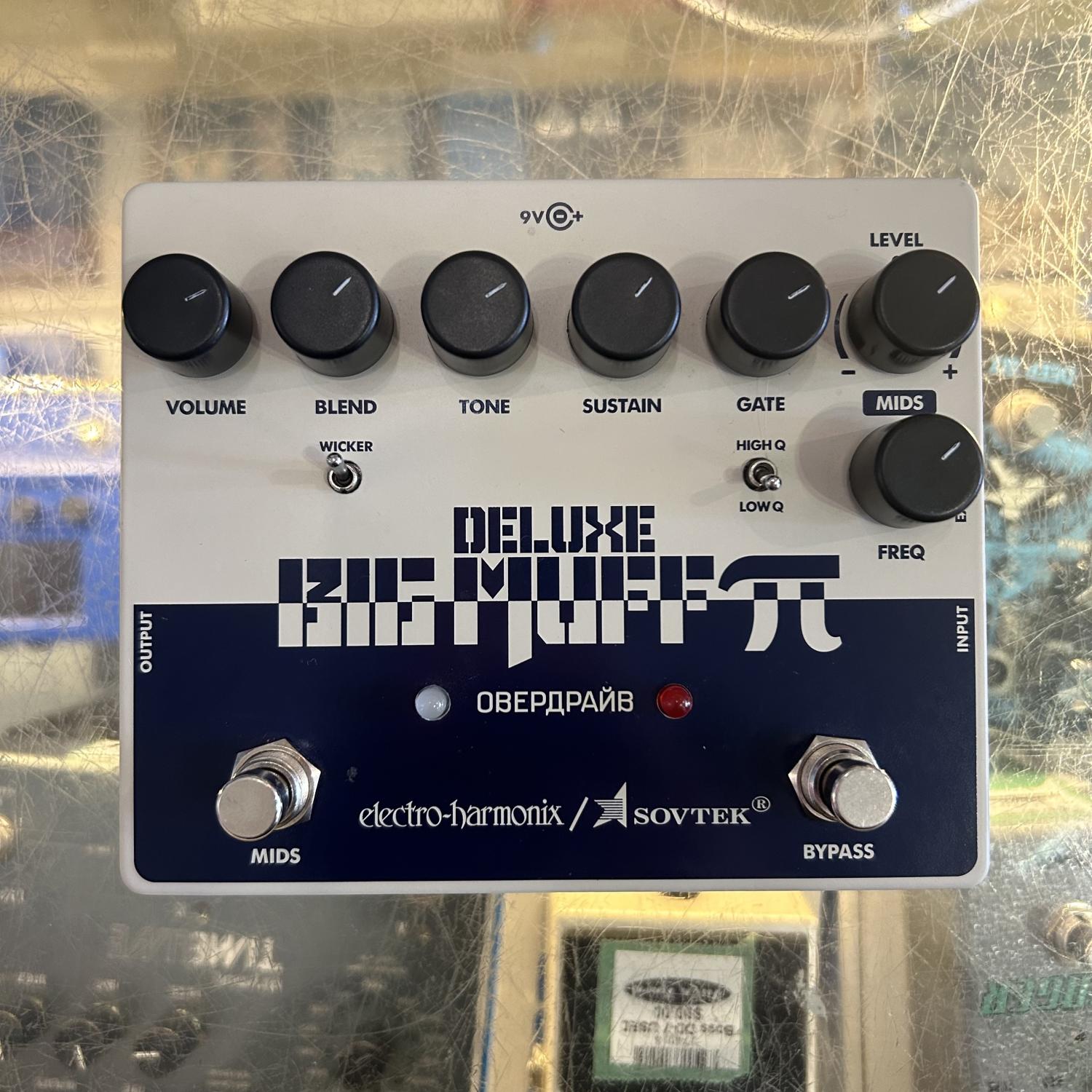 big muff pedal used Electro-Harmonix Deluxe – Twin Town Guitars Color:Natural Blue PEGASUS PREMIO SPEED Review carry and intense leads