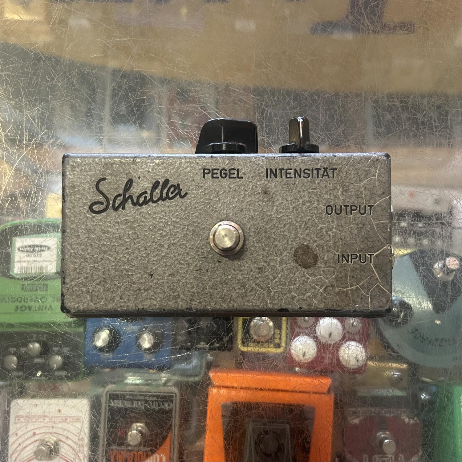 vintage guitar pedals Schaller Fuzz 1960s Made in West Germany BC 173 Transistors in Iron Ca – Twin Town Guitars