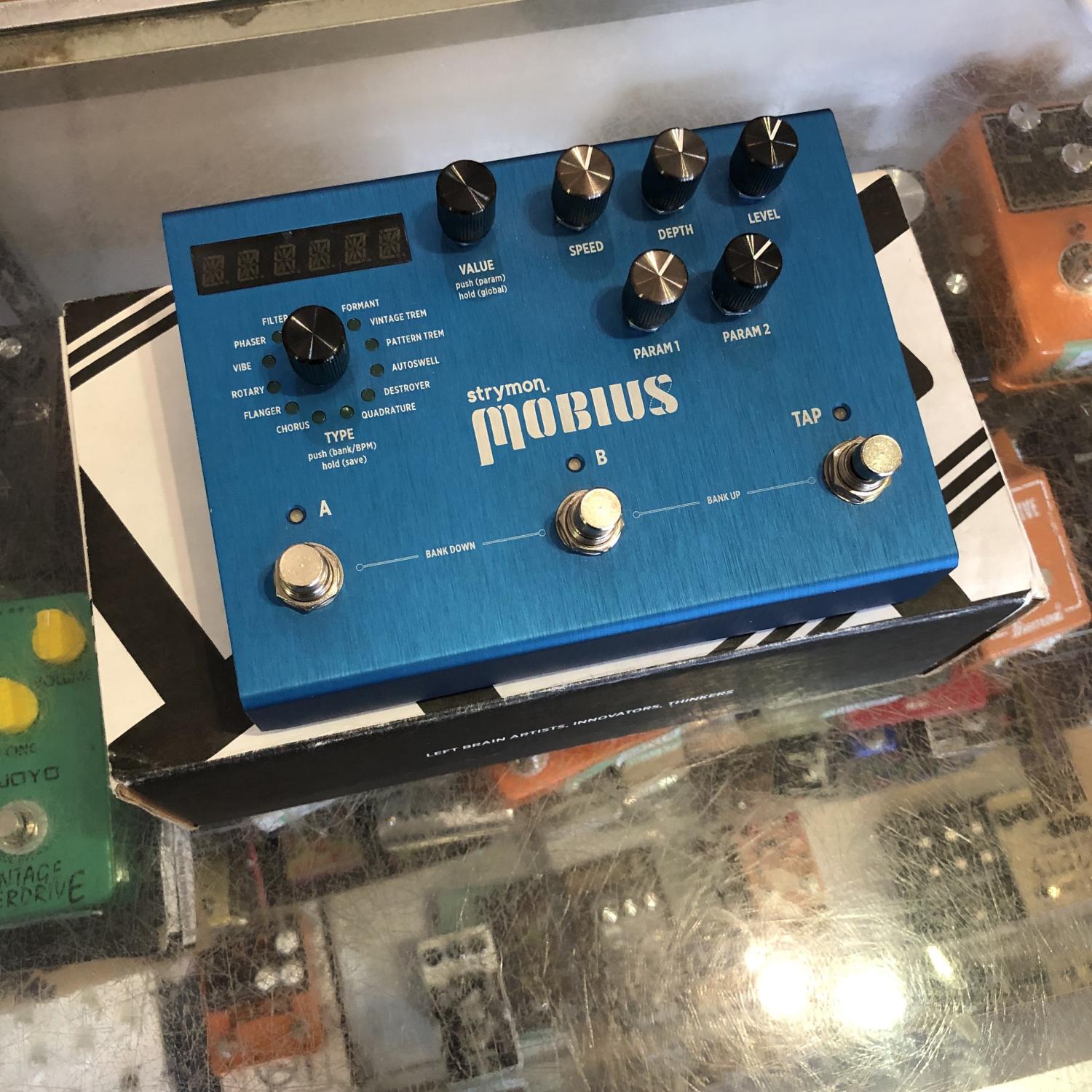 Strymon Mobius ギターエフェクター strymon | MOBIUS | モジュレーション・エフェクター | 製品情報