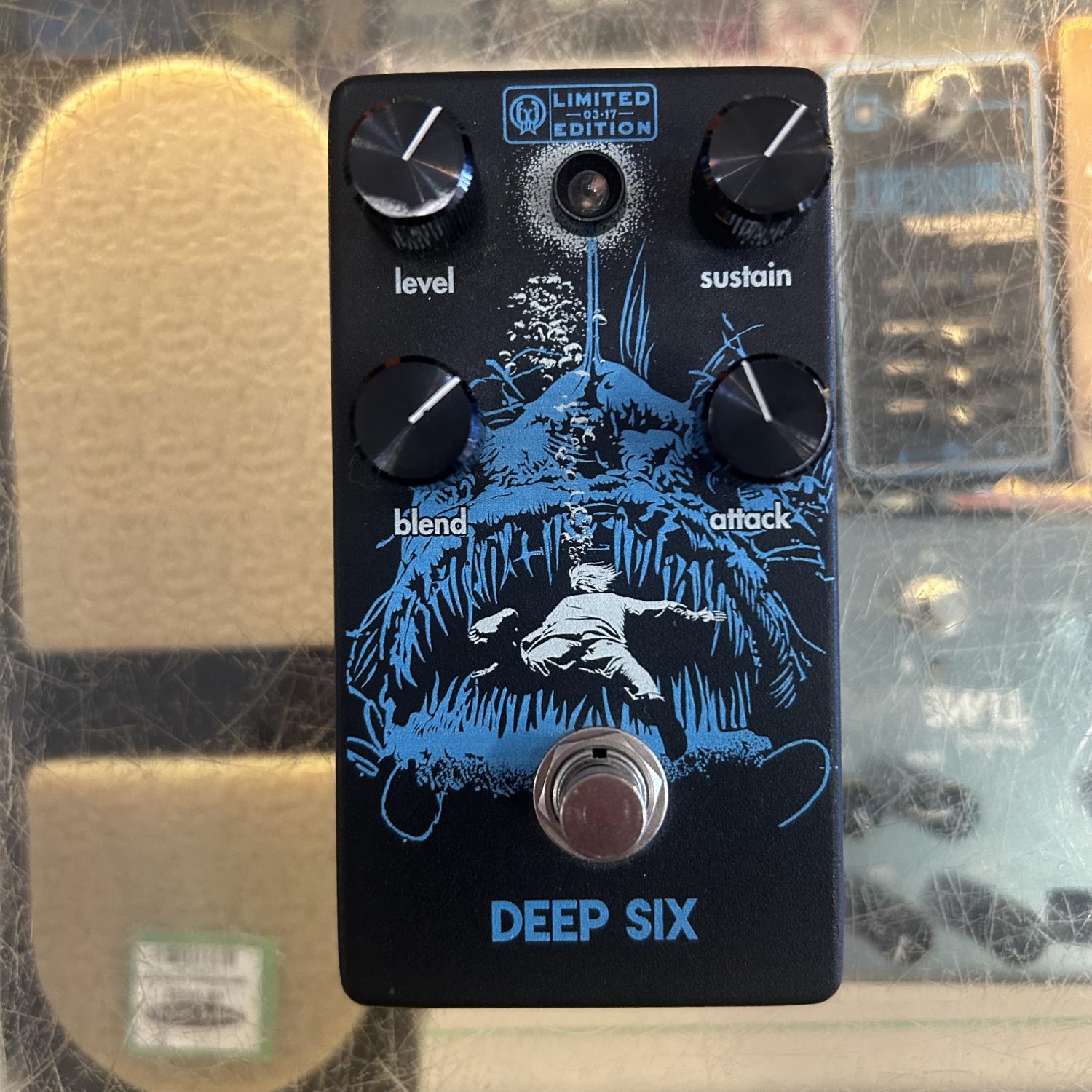 deep six pedal Walrus Compressor Effects USED – Twin Town Guitars How to Put Mw Case Detail : Included Jackson Dinky/Soloist SKB Hardshell (p/n 299-6100-506) 规格:Bearings Specifically for LOOK Pedals（steel） The Deep Six runs