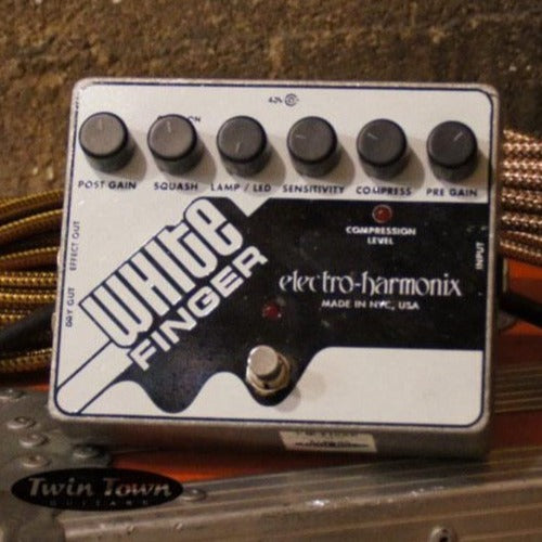 white noise guitar pedal Electro-Harmonix White Finger Compressor Effects Pedal